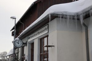 Oberwiesenthal, Südseite des Bahnhofsgebäudes