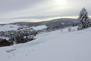 Oberwiesenthal und der Klínovec (CZ, Keilberg)