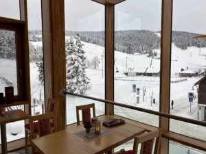 Blick aus dem Café König zum Fichtelberg