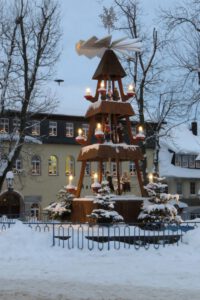 Pyramide auf dem Adventsmarkt in Oberwiesenthal