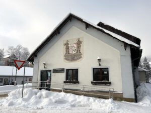 Oberwiesenthal, Ostseite des Bahnhofsgebäudes