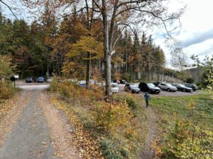 Gute besuchter Schöffenhaus-Parkplatz