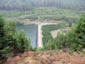Programmänderung! Eigentlich wollt ich über die Dammkrone der Talsperre Deesbach. Geht aber nicht, also 6 km Bonus!